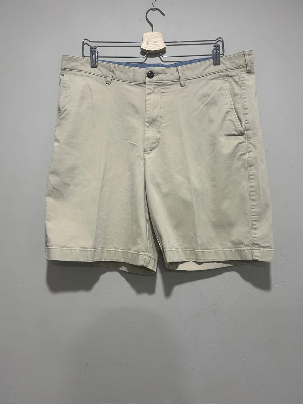 L.LBean tan shorts
